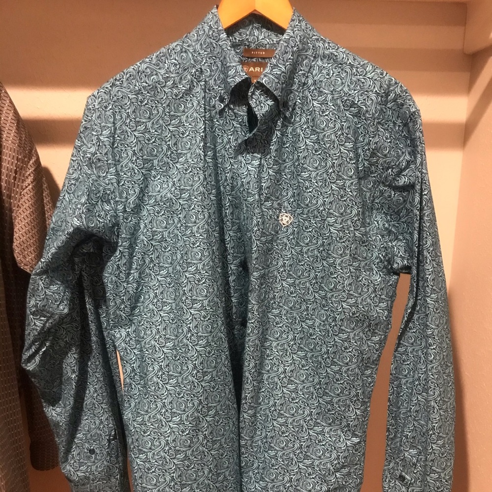EUC Ariat Men’s long sleeve shirt